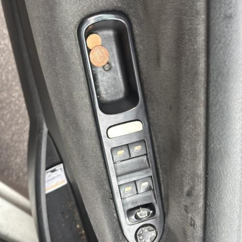 Leve vitre electrique arriere gauche PEUGEOT 207 Photo n°10