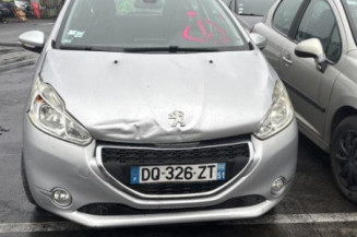 Face avant PEUGEOT 208 1 Photo n°1