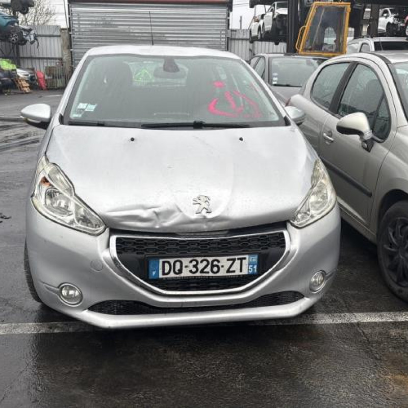 Face avant PEUGEOT 208 1 Photo n°1