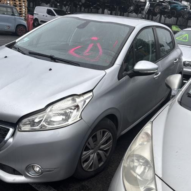Face avant PEUGEOT 208 1 Photo n°3