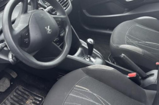 Face avant PEUGEOT 208 1
