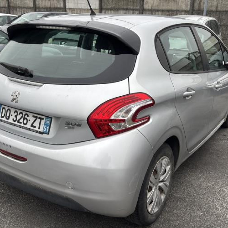 Face avant PEUGEOT 208 1 Photo n°12