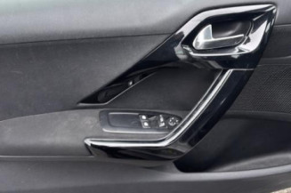 Face avant PEUGEOT 208 1