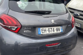 Face avant PEUGEOT 208 1