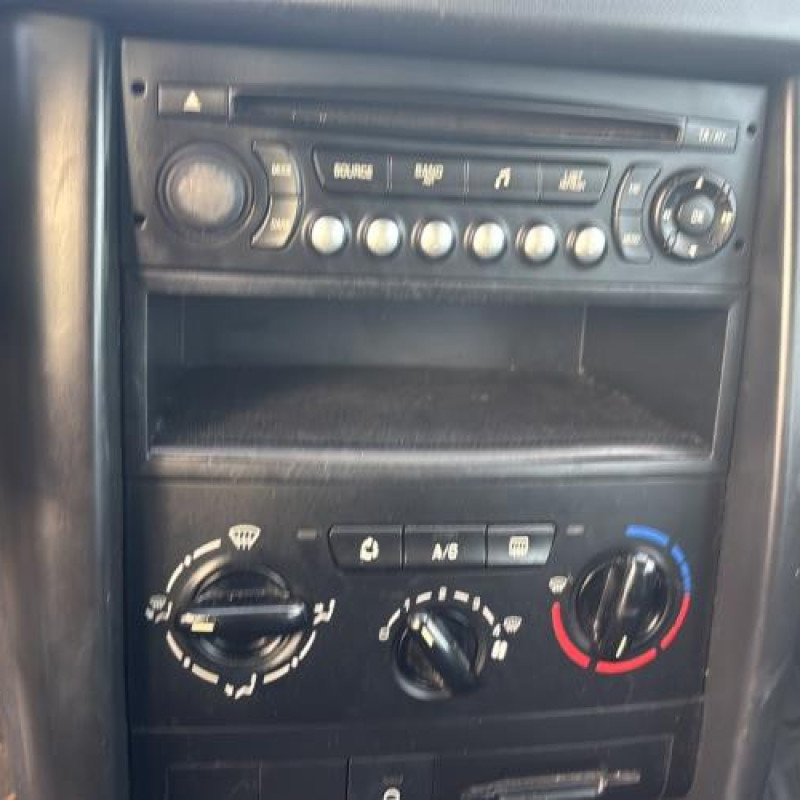 Face avant PEUGEOT 207 Photo n°16