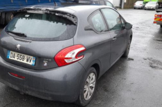 Face avant PEUGEOT 208 1