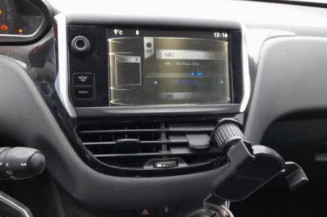 Face avant PEUGEOT 208 1