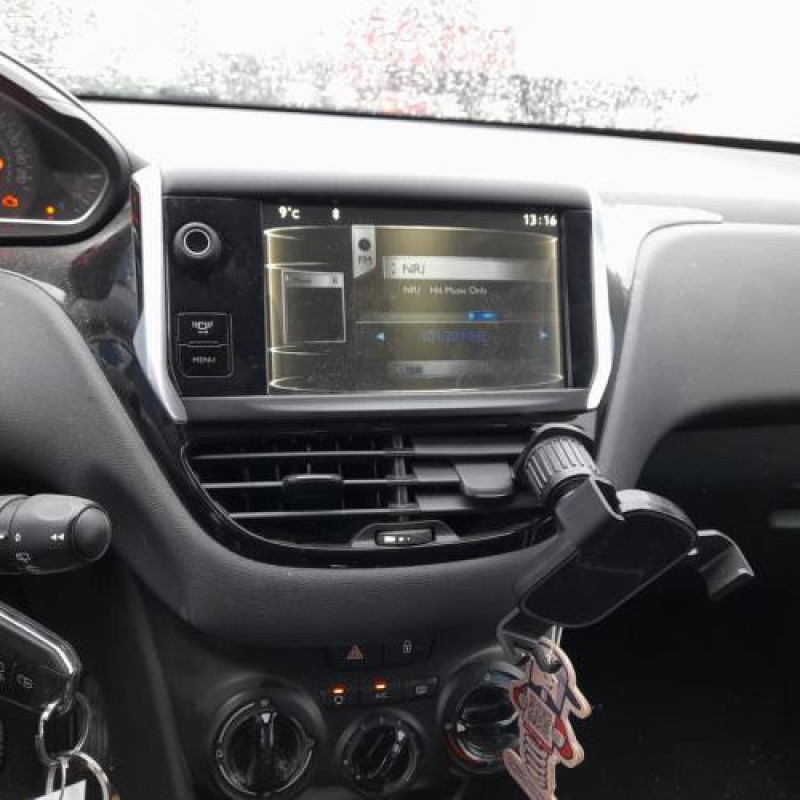 Face avant PEUGEOT 208 1 Photo n°9