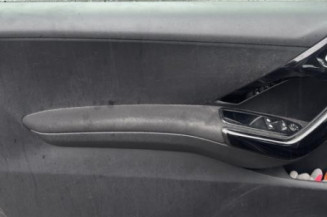 Face avant PEUGEOT 208 1