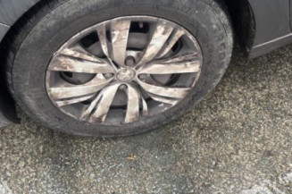 Face avant PEUGEOT 208 1