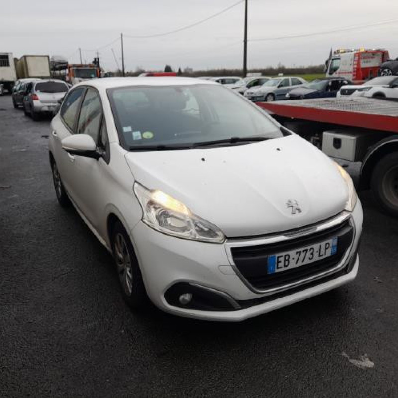 Face avant PEUGEOT 208 1 Photo n°3