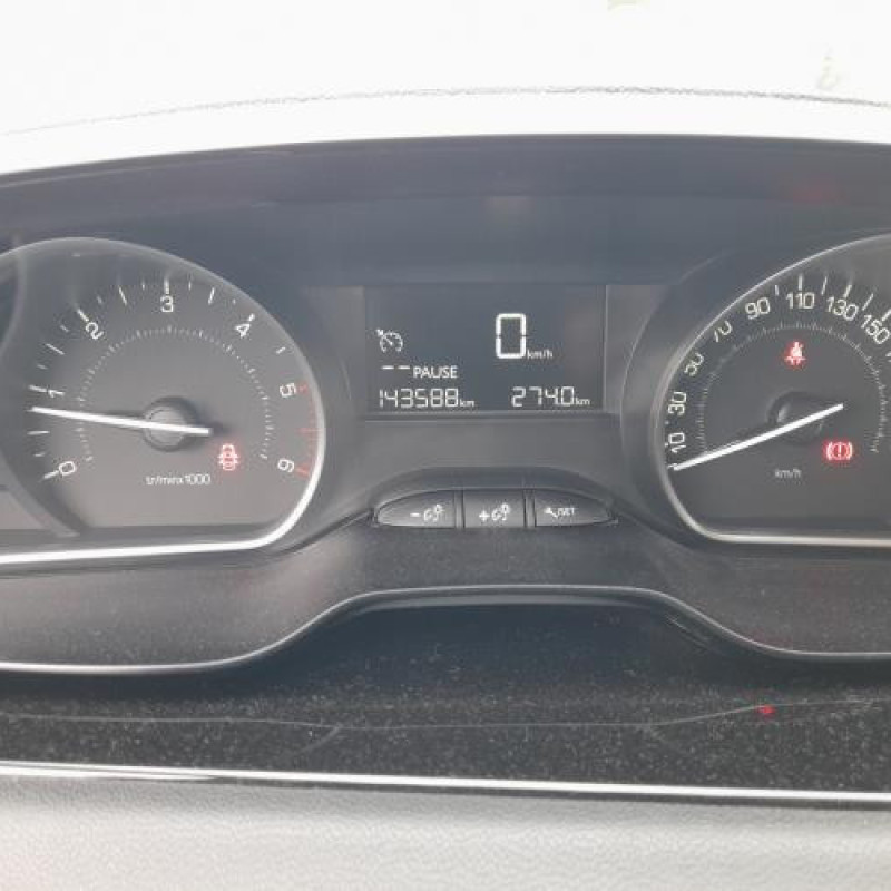 Face avant PEUGEOT 208 1 Photo n°10