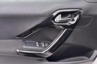 Face avant PEUGEOT 208 1