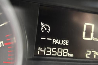 Face avant PEUGEOT 208 1