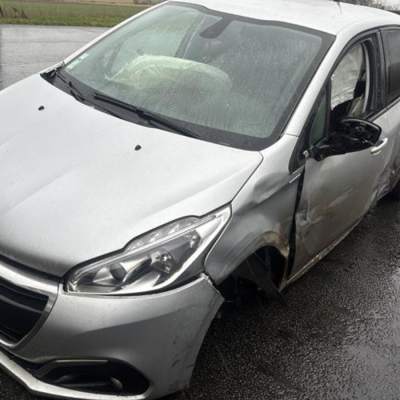 Face avant PEUGEOT 208 1 Photo n°3