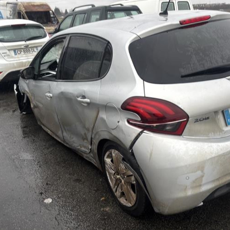 Face avant PEUGEOT 208 1 Photo n°6