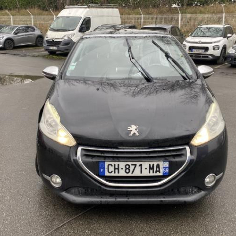 Face avant PEUGEOT 208 1 Photo n°1