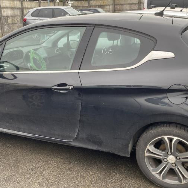 Face avant PEUGEOT 208 1 Photo n°8