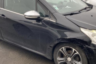 Face avant PEUGEOT 208 1