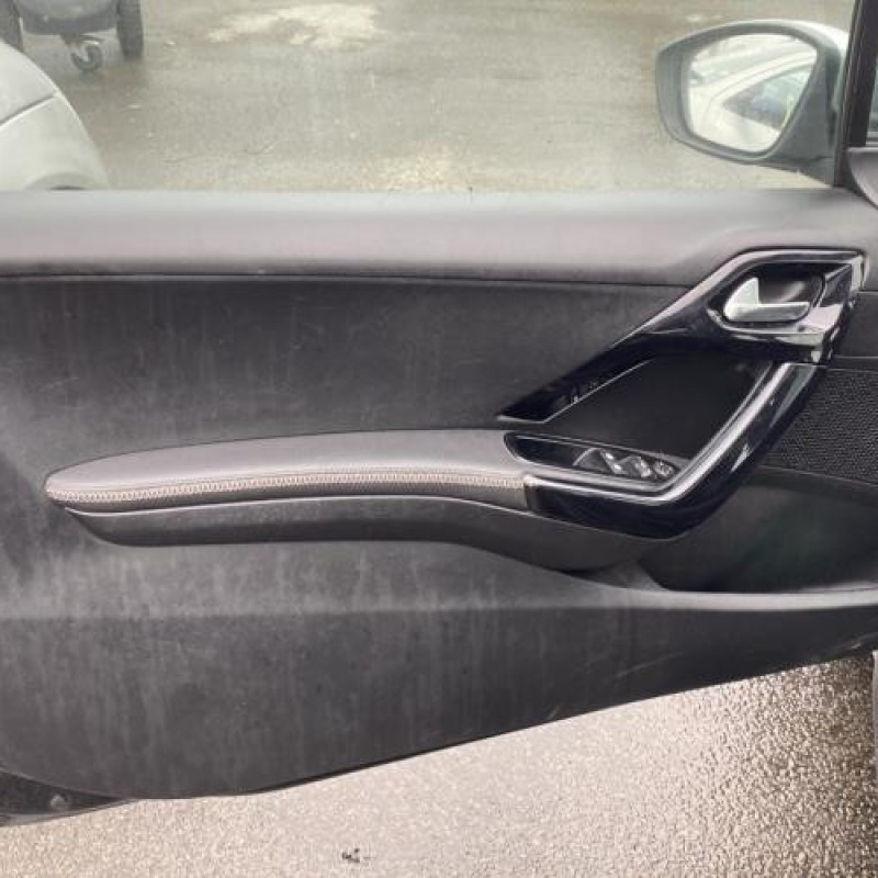 Face avant PEUGEOT 208 1 Photo n°11