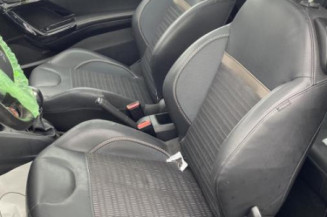 Face avant PEUGEOT 208 1