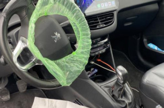 Face avant PEUGEOT 208 1