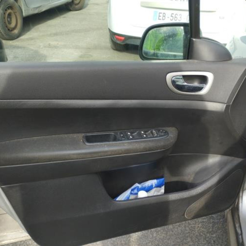 Reservoir essence PEUGEOT 307 Photo n°9