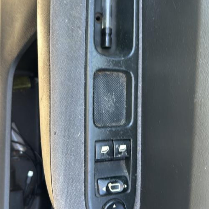 Reservoir essence PEUGEOT 307 Photo n°11