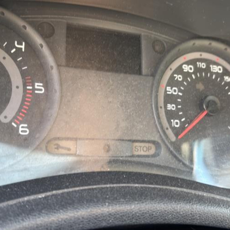 Reservoir essence RENAULT CLIO 3 Photo n°16