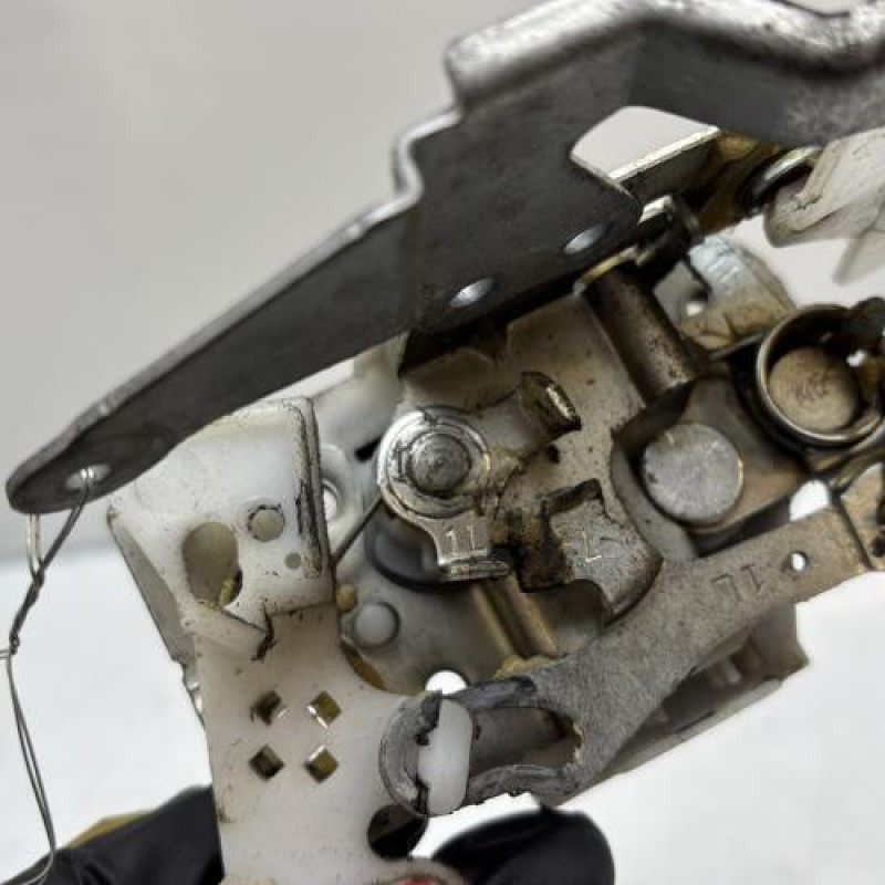 Serrure avant gauche TOYOTA AYGO 1 Photo n°4