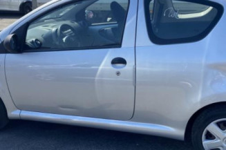 Serrure avant gauche TOYOTA AYGO 1