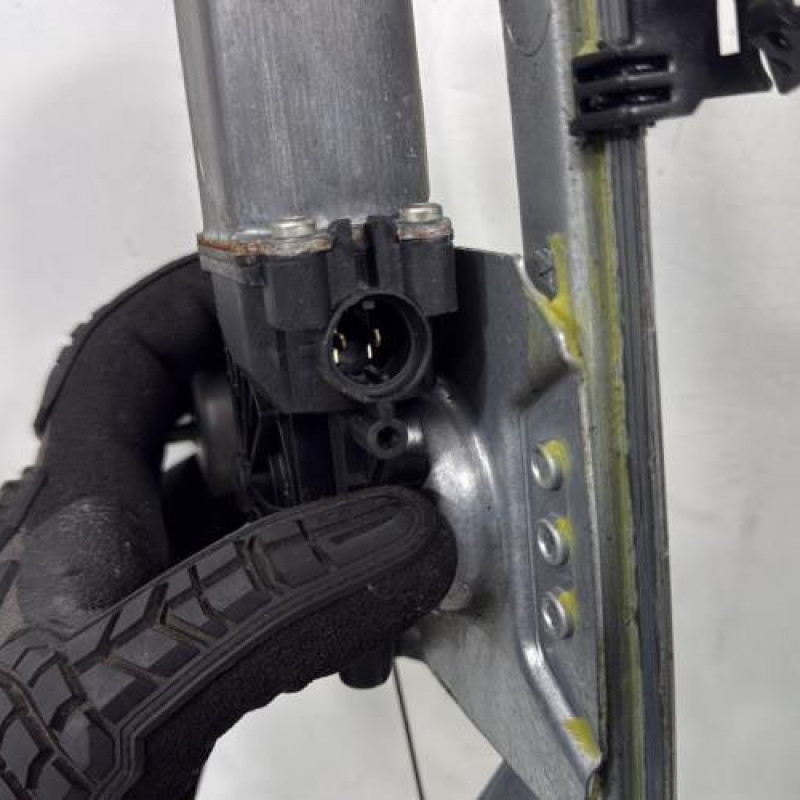 Leve vitre electrique arriere gauche RENAULT MODUS Photo n°8