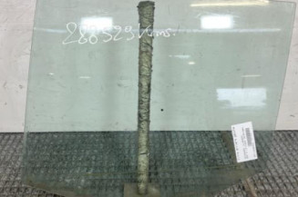 Vitre arriere gauche VOLKSWAGEN GOLF 5 Photo n°1