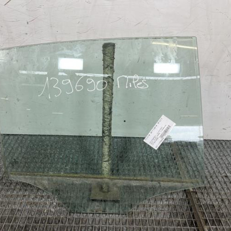 Vitre arriere droit VOLKSWAGEN GOLF PLUS Photo n°1