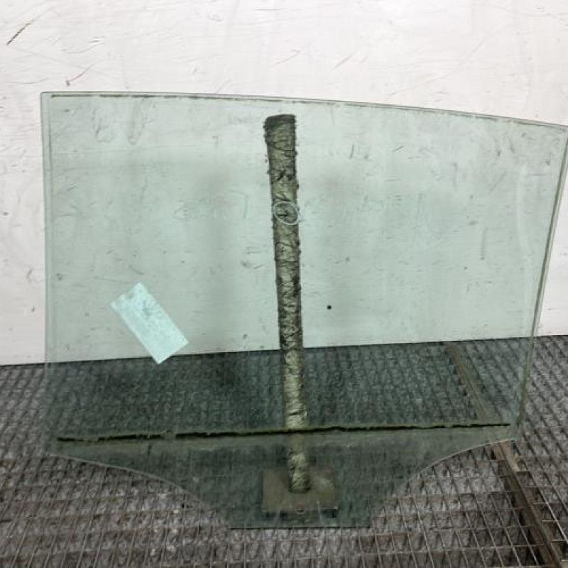 Vitre arriere droit VOLKSWAGEN GOLF PLUS Photo n°4