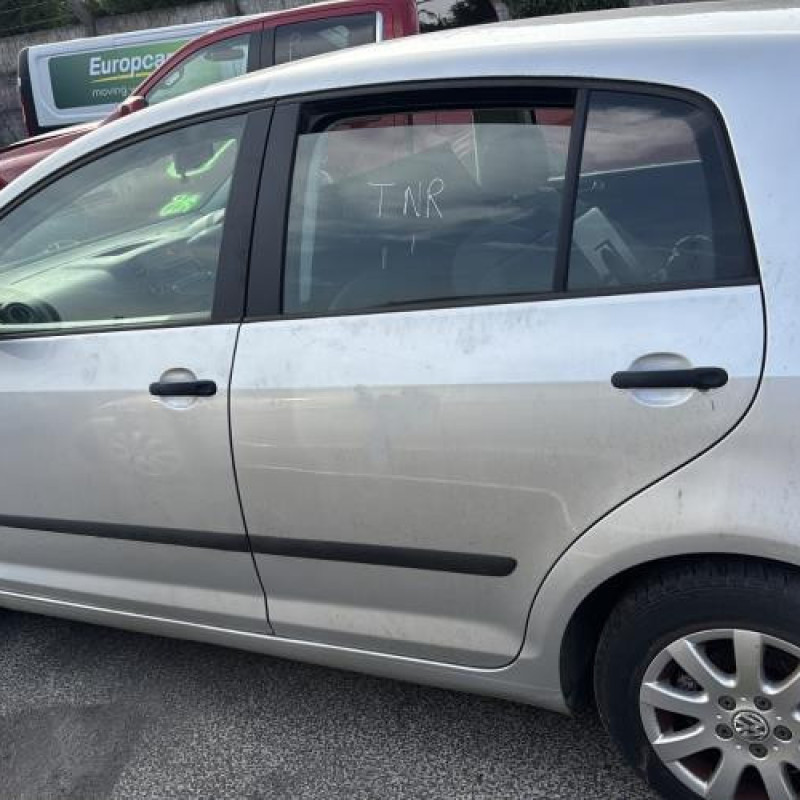 Vitre arriere droit VOLKSWAGEN GOLF PLUS Photo n°10