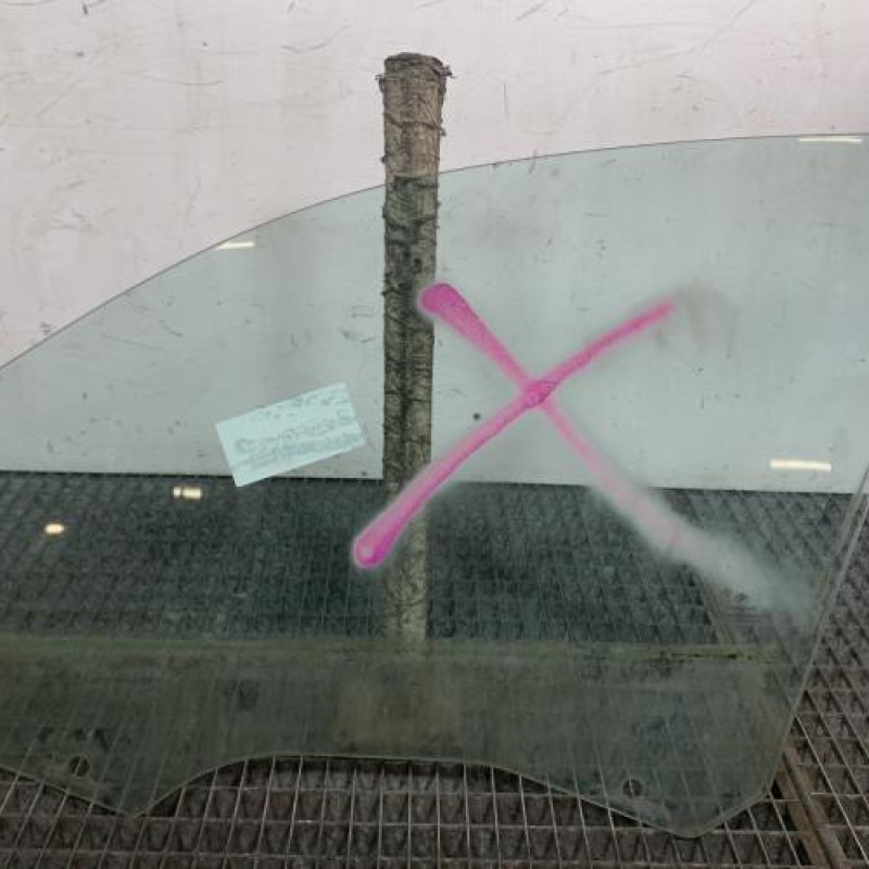 Vitre avant droit BMW SERIE 1 E87 Photo n°4