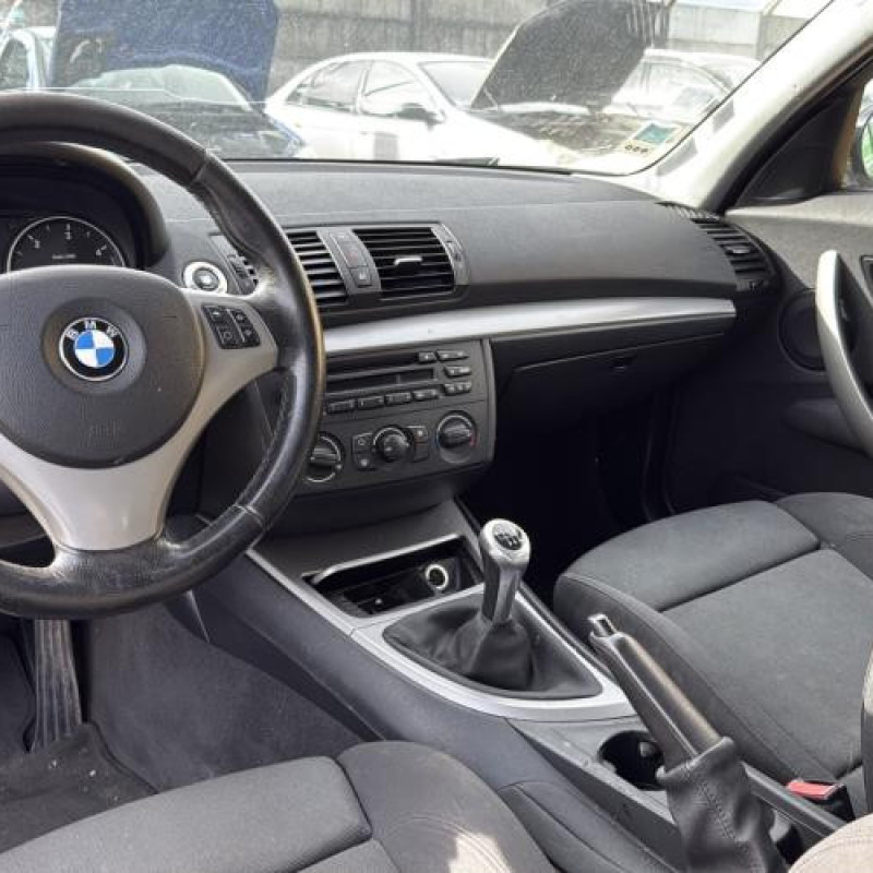 Vitre avant droit BMW SERIE 1 E87 Photo n°17