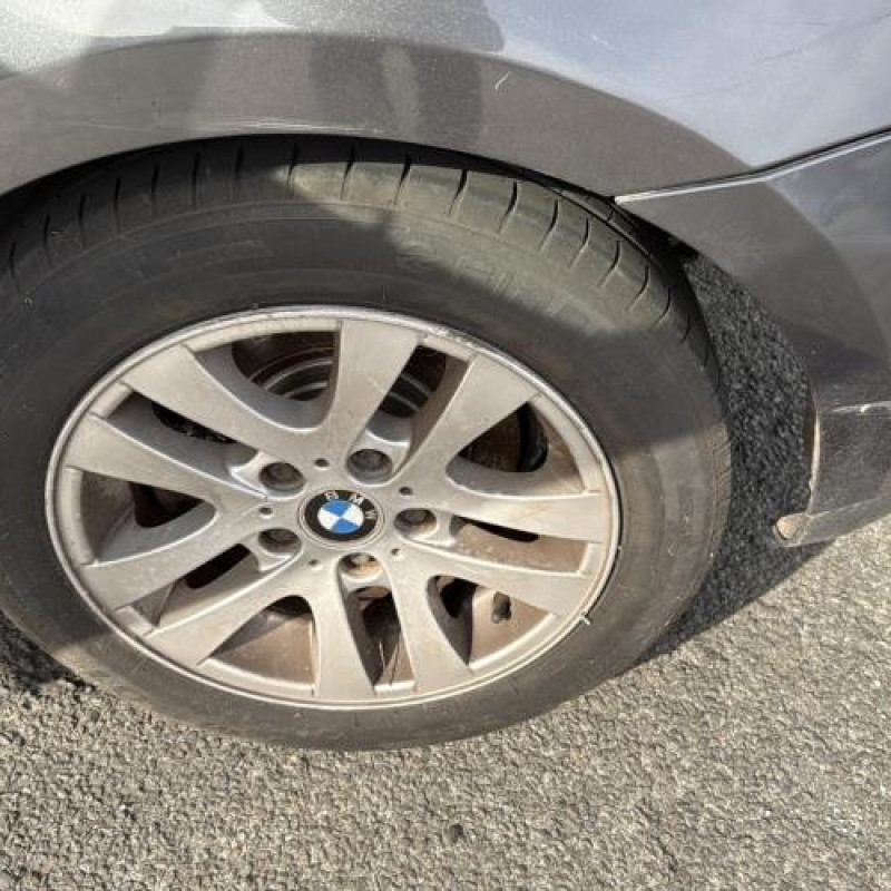 Vitre avant droit BMW SERIE 1 E87 Photo n°19