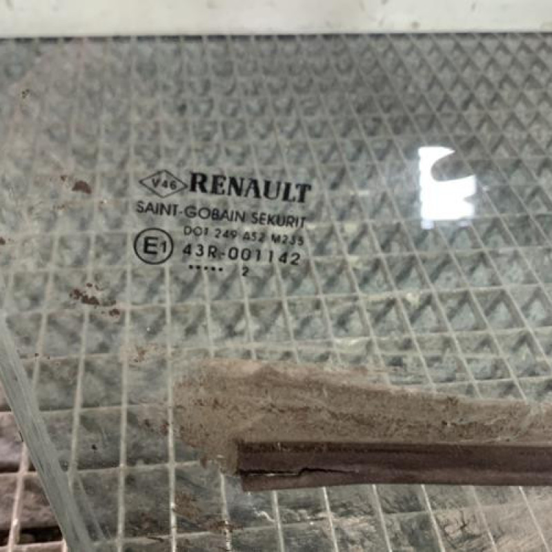 Vitre avant droit RENAULT MEGANE 3 Photo n°2