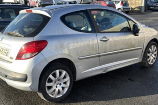 Attache ceinture avant droit PEUGEOT 207