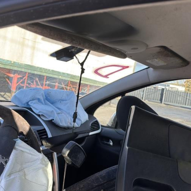 Attache ceinture avant droit PEUGEOT 207 Photo n°16