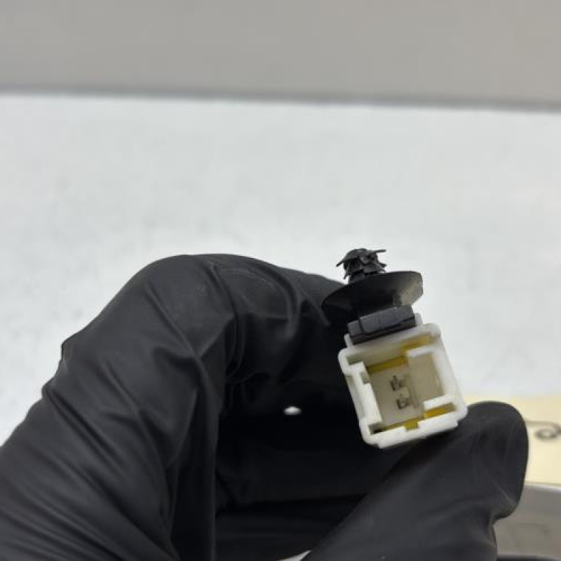 Attache ceinture avant gauche PEUGEOT 207 Photo n°3