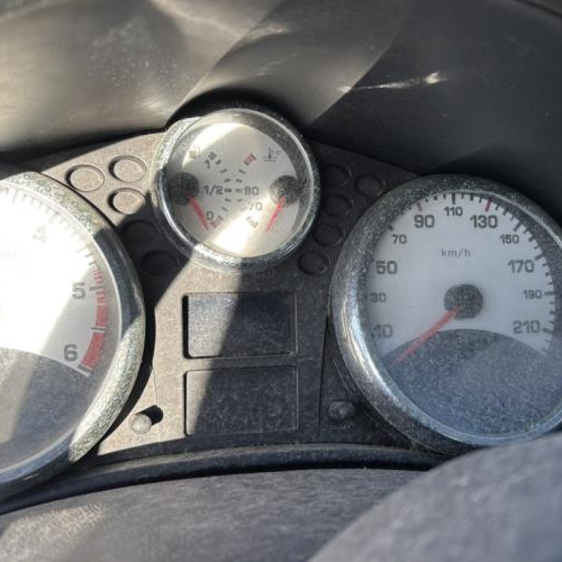 Attache ceinture avant gauche PEUGEOT 207 Photo n°19