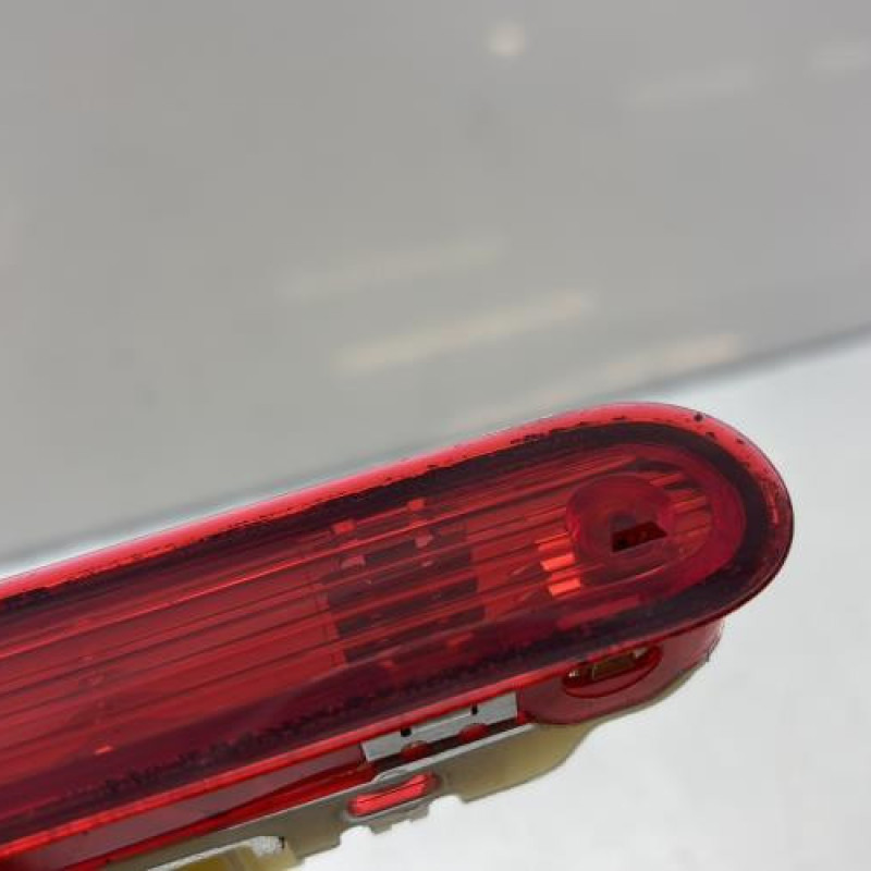 Feu arriere stop central PEUGEOT 207 Photo n°2