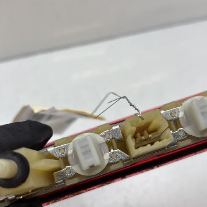 Feu arriere stop central PEUGEOT 207 Photo n°4