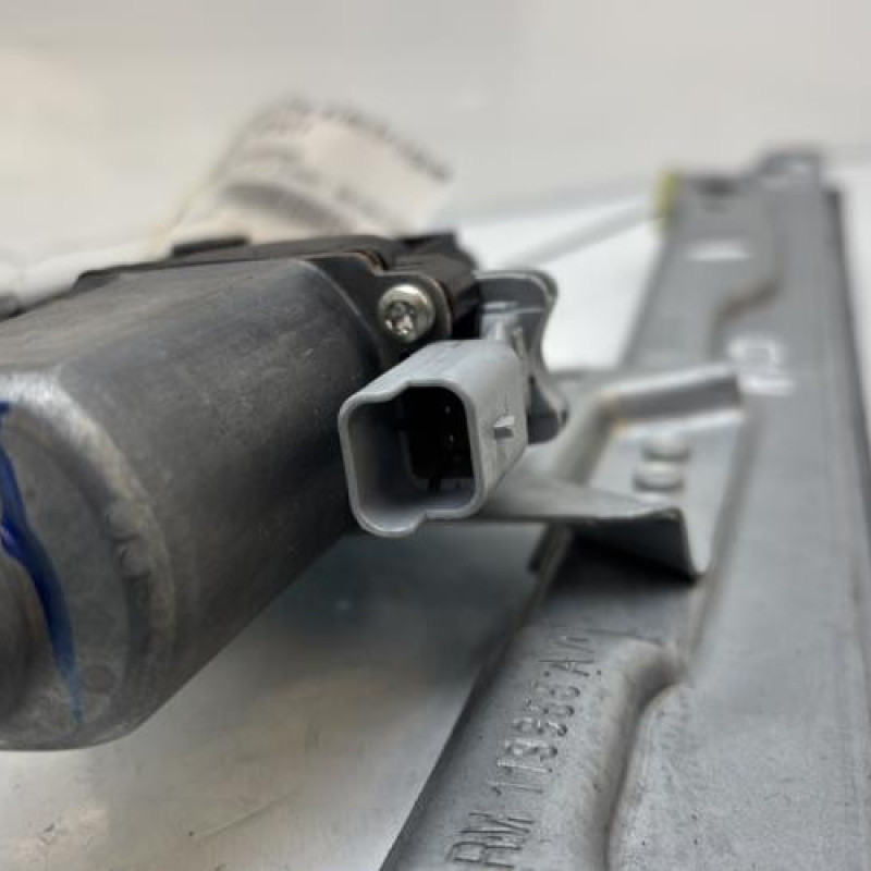 Leve vitre electrique avant droit PEUGEOT 207 Photo n°4