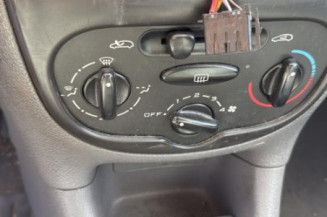 Vitre avant gauche PEUGEOT 206