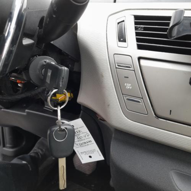 Pare choc avant CITROEN C4 PICASSO 1 Photo n°17