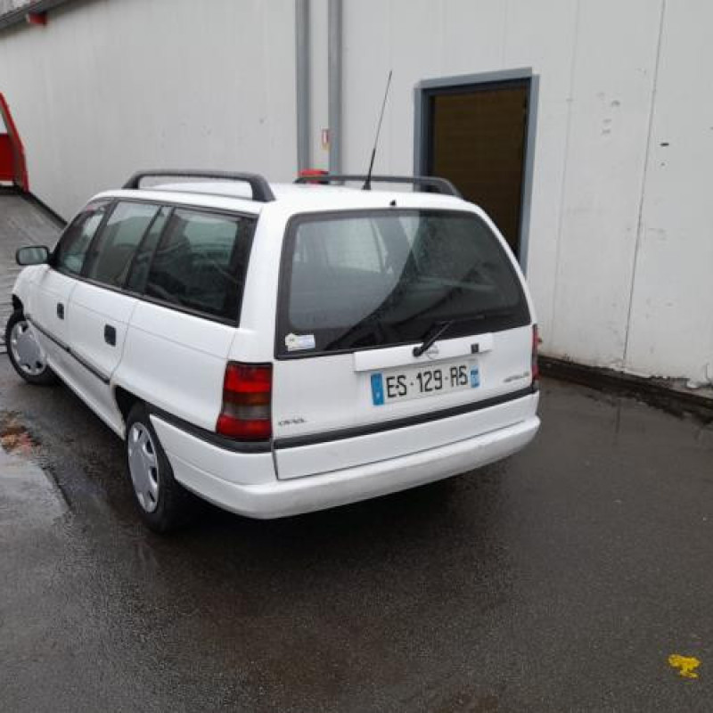 Porte avant droit OPEL ASTRA F Photo n°10